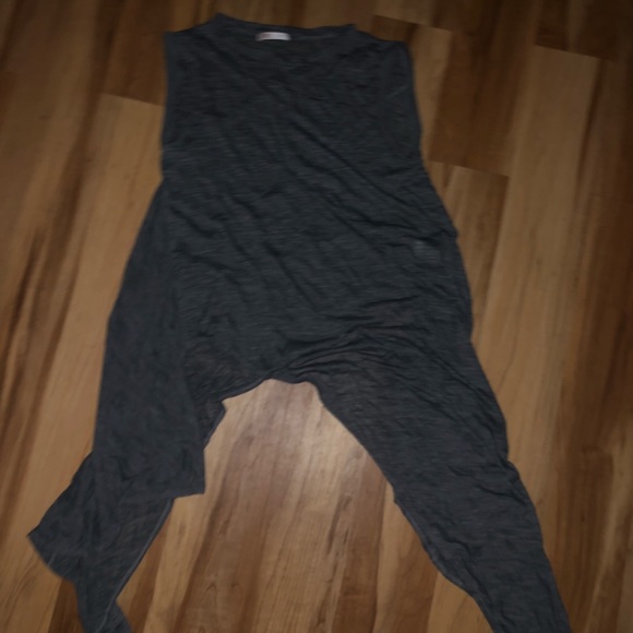 Amber Sakai Gray designer sleeveless top - Picture 3 of 4